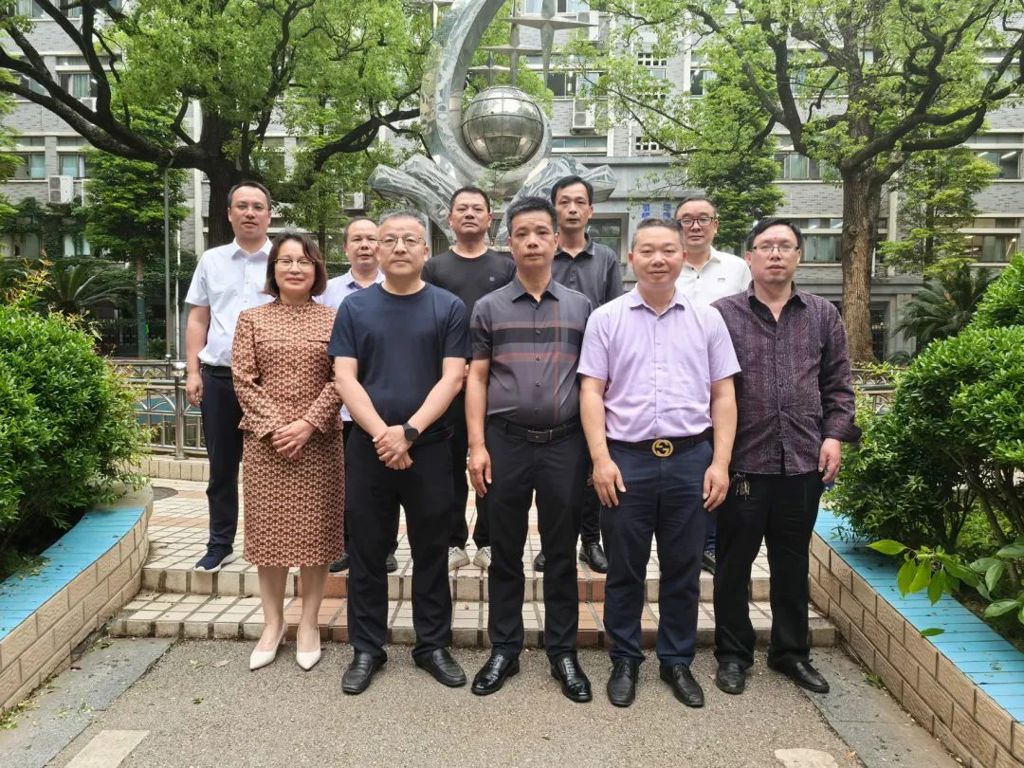邵东一中举行第五届“知俭励志奖学金”颁奖仪式